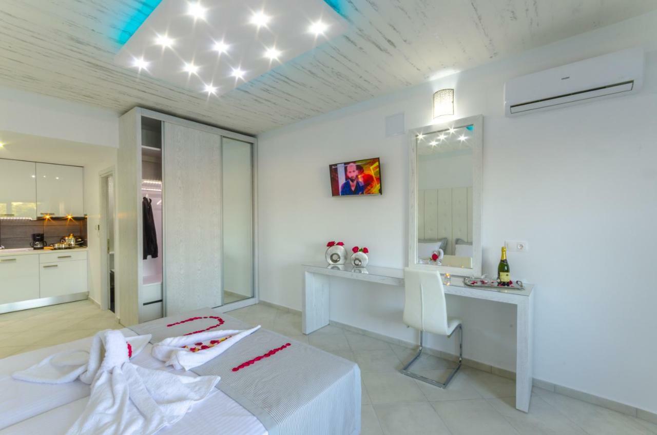 Ftelia Luxury Studio "Quattro" Megáli Ámosz Kültér fotó